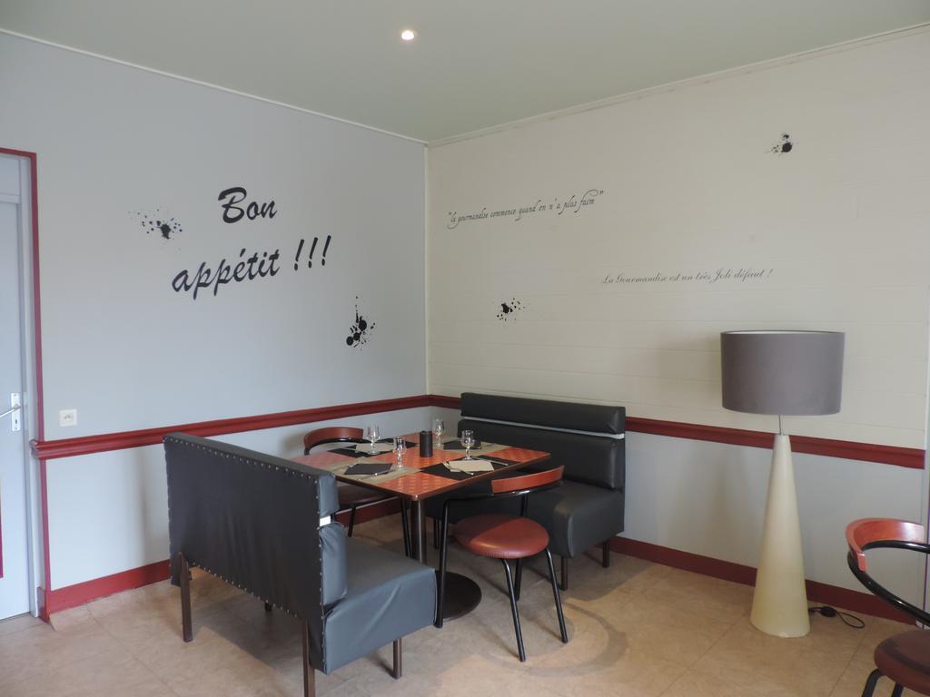 Hotel Restaurant Le Chalet Guéméné-Penfao Exterior foto
