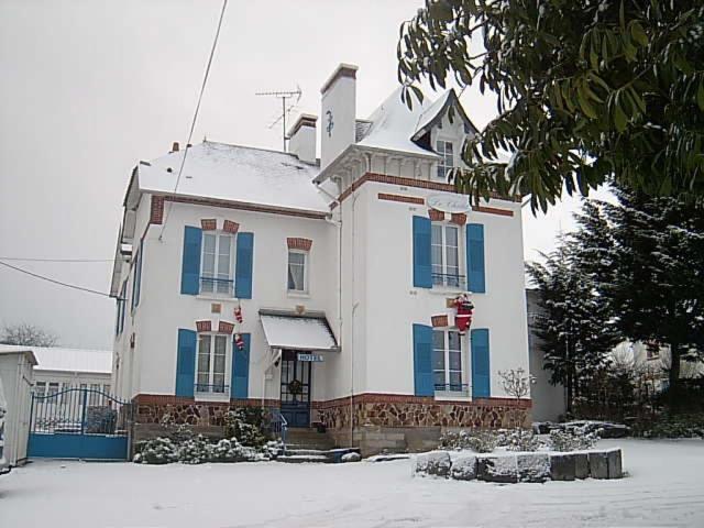 Hotel Restaurant Le Chalet Guéméné-Penfao Exterior foto